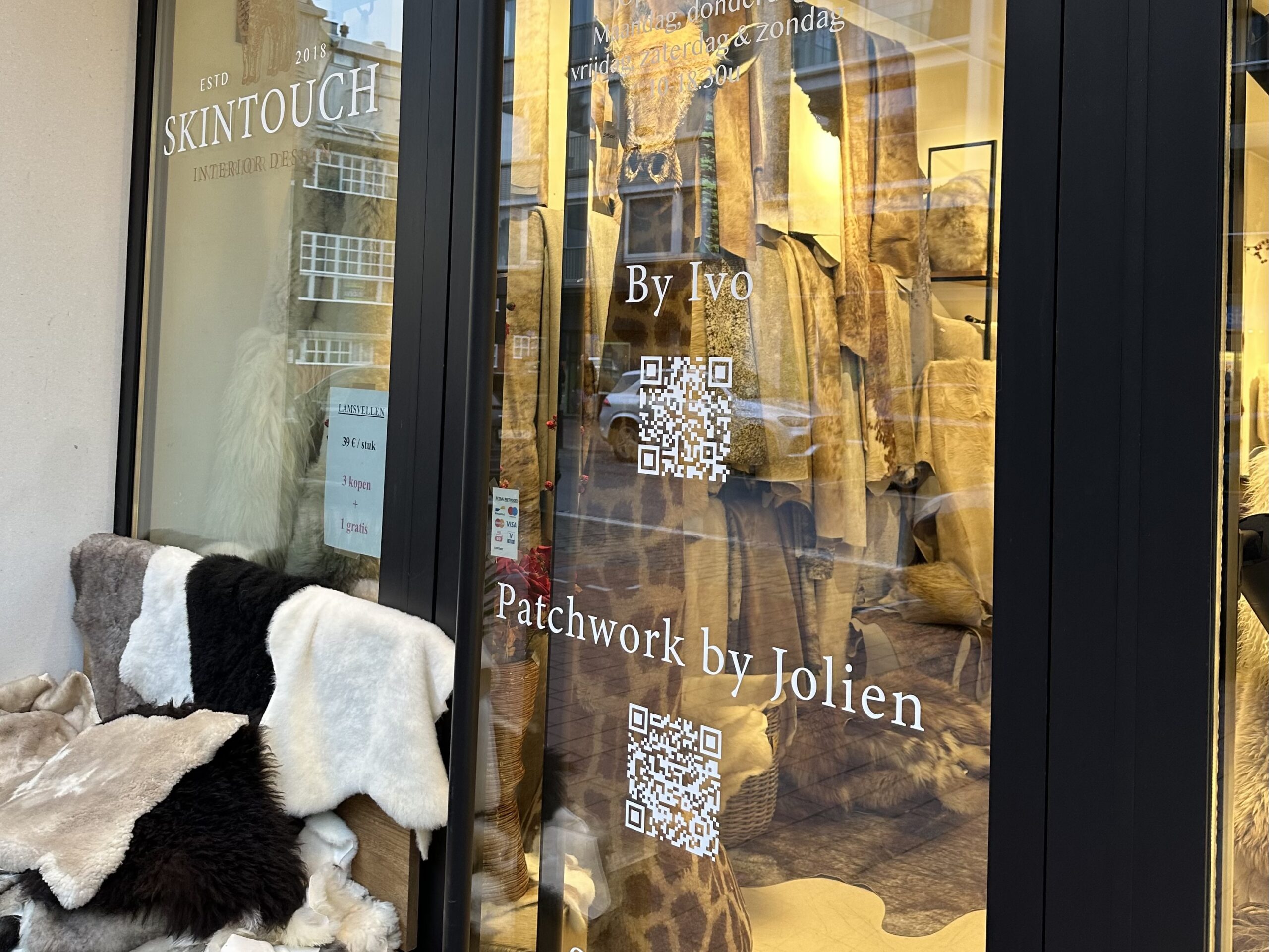 Skintouch – Koeienhuiden, schapenvachten & tapijten